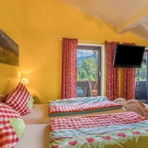 Zwischen Chiemsee Und Bergen Dg Apartment
