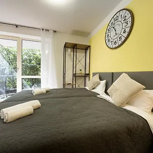 Immostay S#2 Zimmer - Free Parking & Balkon, Wifi & Naehe Mercedes Benz Apartment BRE